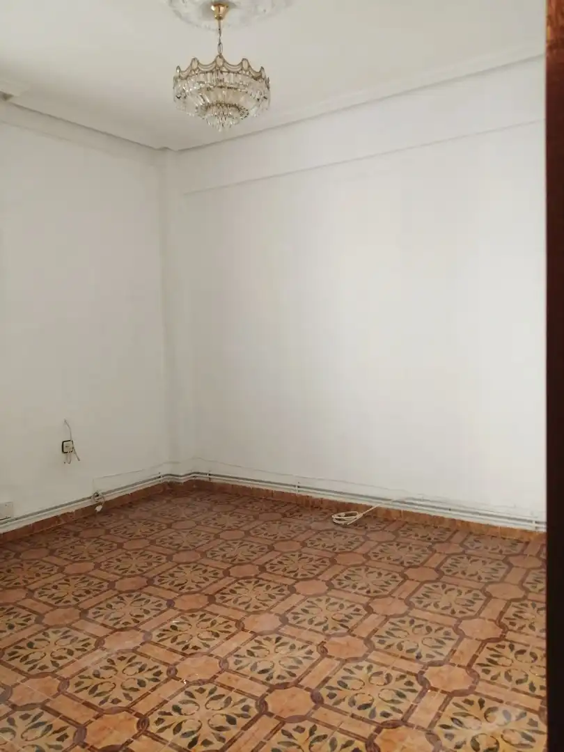 Piso en venta en Torrelavega  con Calefacción, Terraza y Trastero