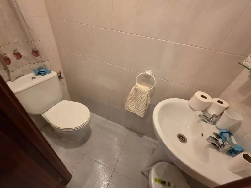 Bany de Casa o xalet en venda en Valdeobispo amb Aire condicionat, Jardí privat i Terrassa