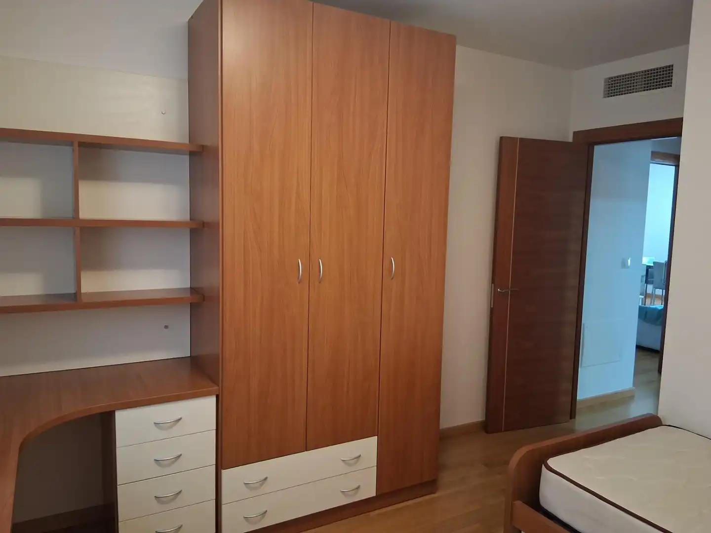 Habitación de Apartamento en venta en Albacete con Calefacción, Trastero y Balcón