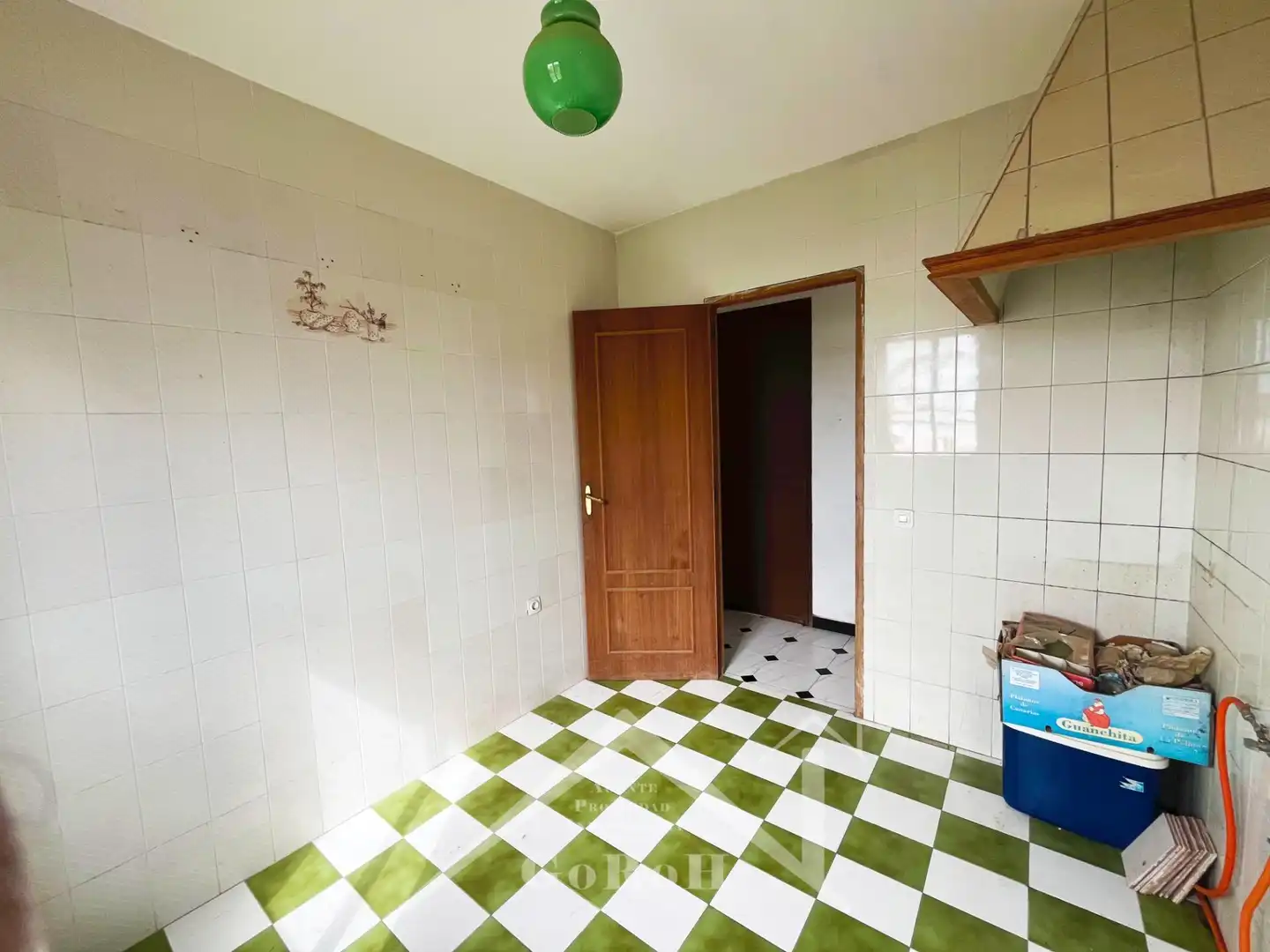 Cuina de Casa o xalet en venda en Almadén de la Plata amb Jardí privat, Terrassa i Traster