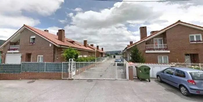 Vista exterior de Piso en venta en Santa María de Cayón