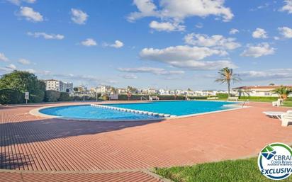 Piscina de Apartament en venda en Empuriabrava