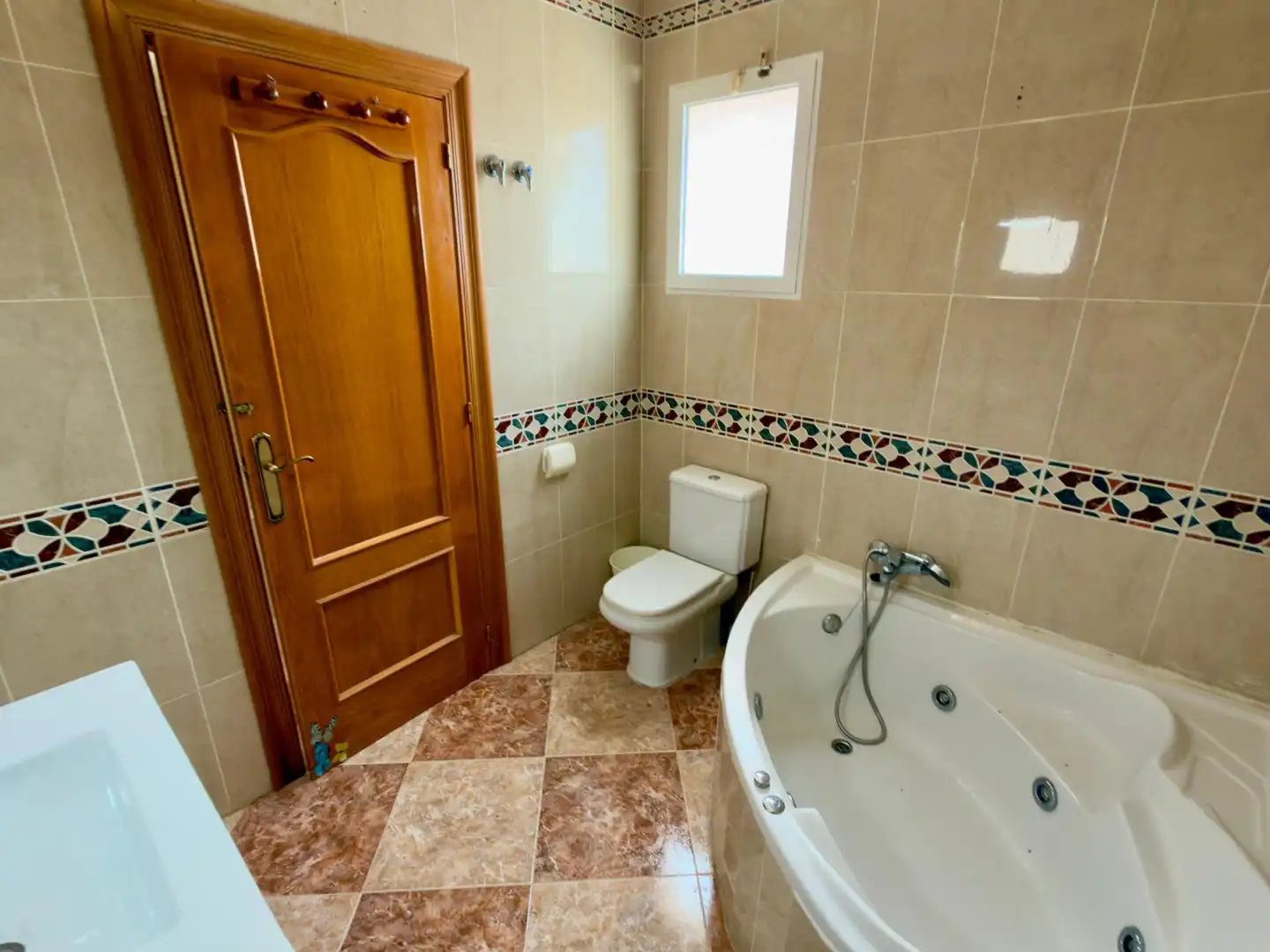 Bany de Casa o xalet en venda en Torrevieja amb Aire condicionat, Jardí privat i Terrassa