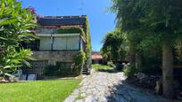 Exterior view of Single-family semi-detached for sale in  Madrid Capital  with Air Conditioner and Terrace