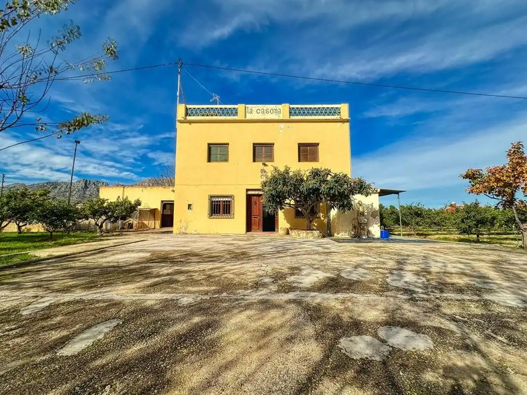 Vista exterior de Casa o xalet en venda en Beniarbeig amb Jardí privat, Terrassa i Traster