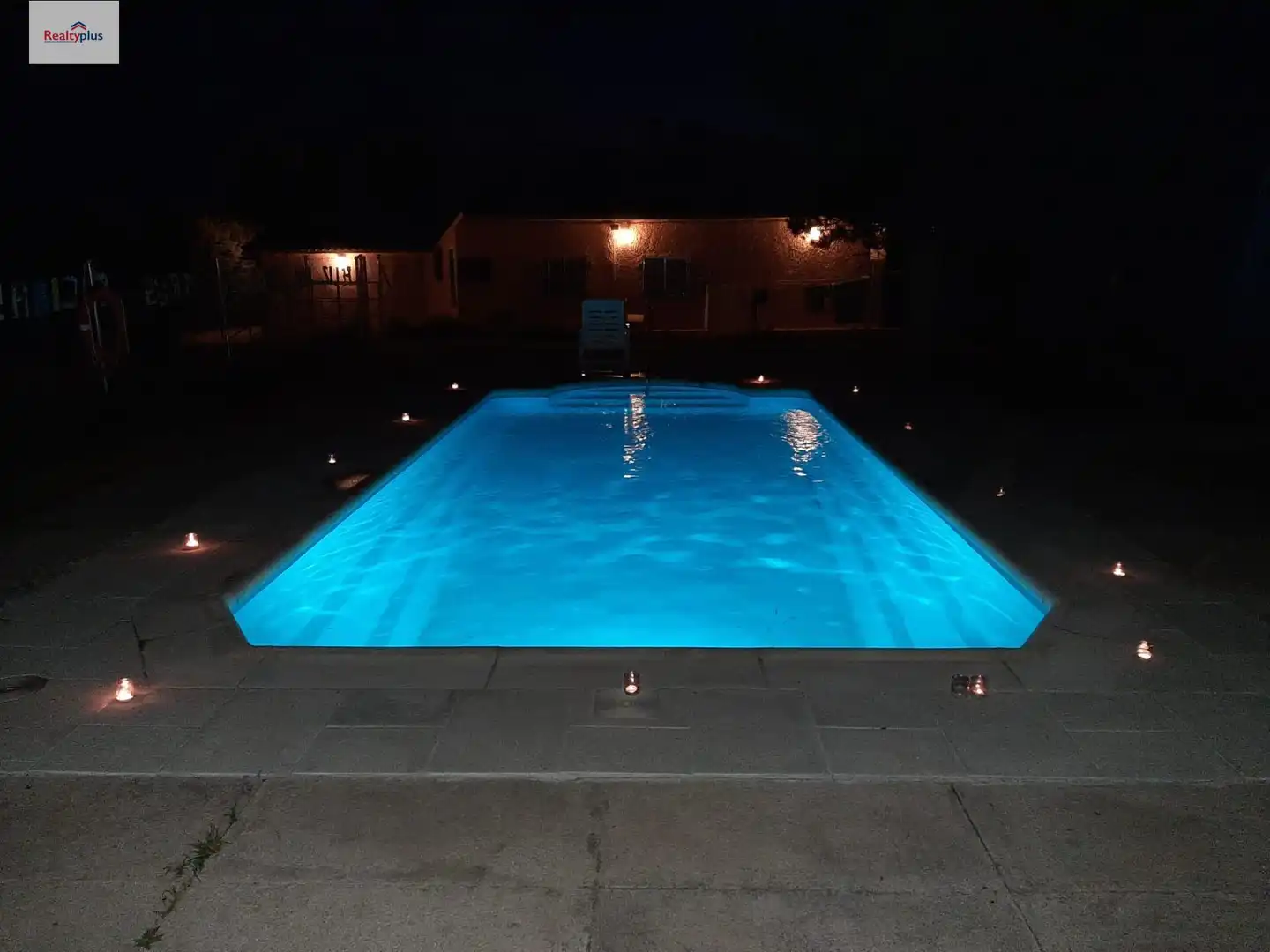 Schwimmbecken von Haus oder Chalet zum Verkauf in Maello
