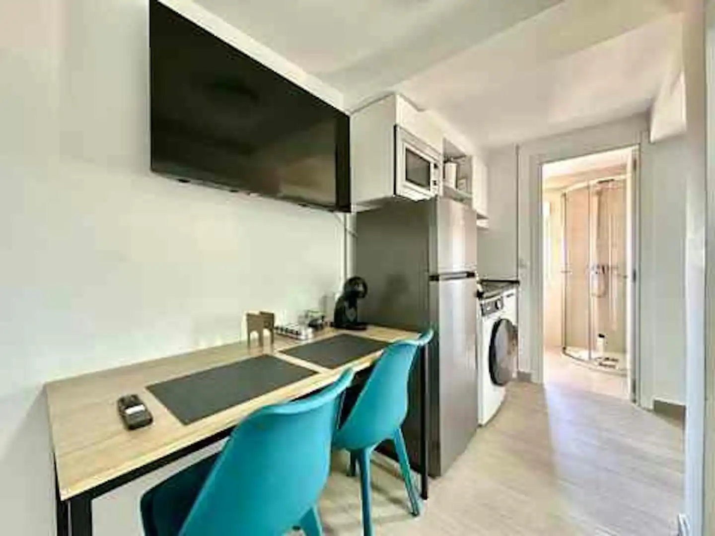 Kitchen of Flat for rent in Madrid  with Air Conditioner, Heating and Washing machine