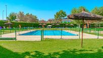 Swimming pool of Flat for sale in Majadahonda