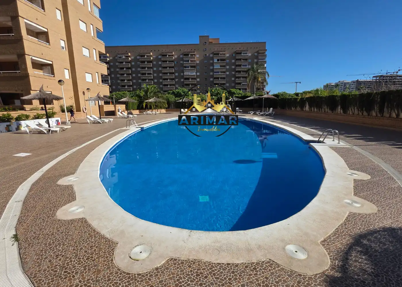 Baixos amb piscina en venda a Avenida Central 54, imagen 3