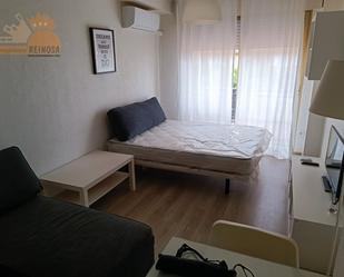 Dormitori de Estudi de lloguer en  Murcia Capital amb Aire condicionat i Moblat