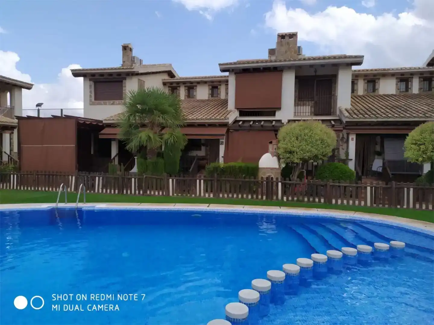 Piscina de Casa adosada en venda en Luque amb Aire condicionat, Jardí privat i Traster