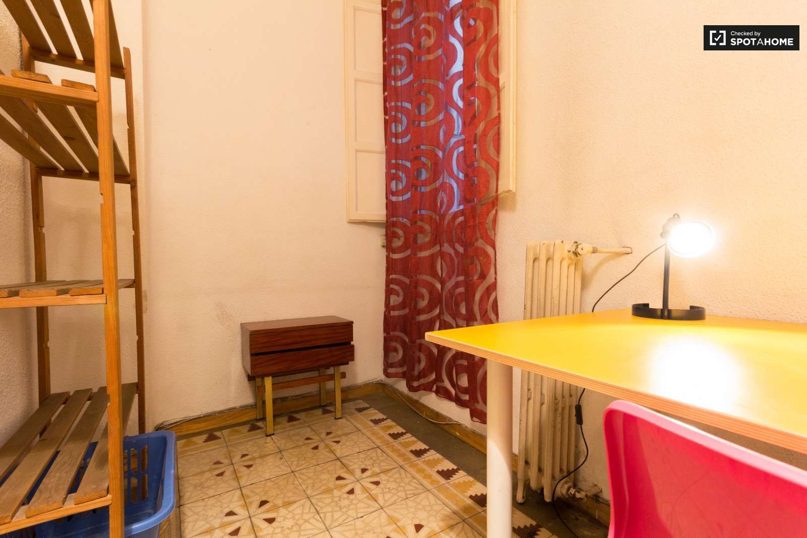 Flat to share in Argüelles