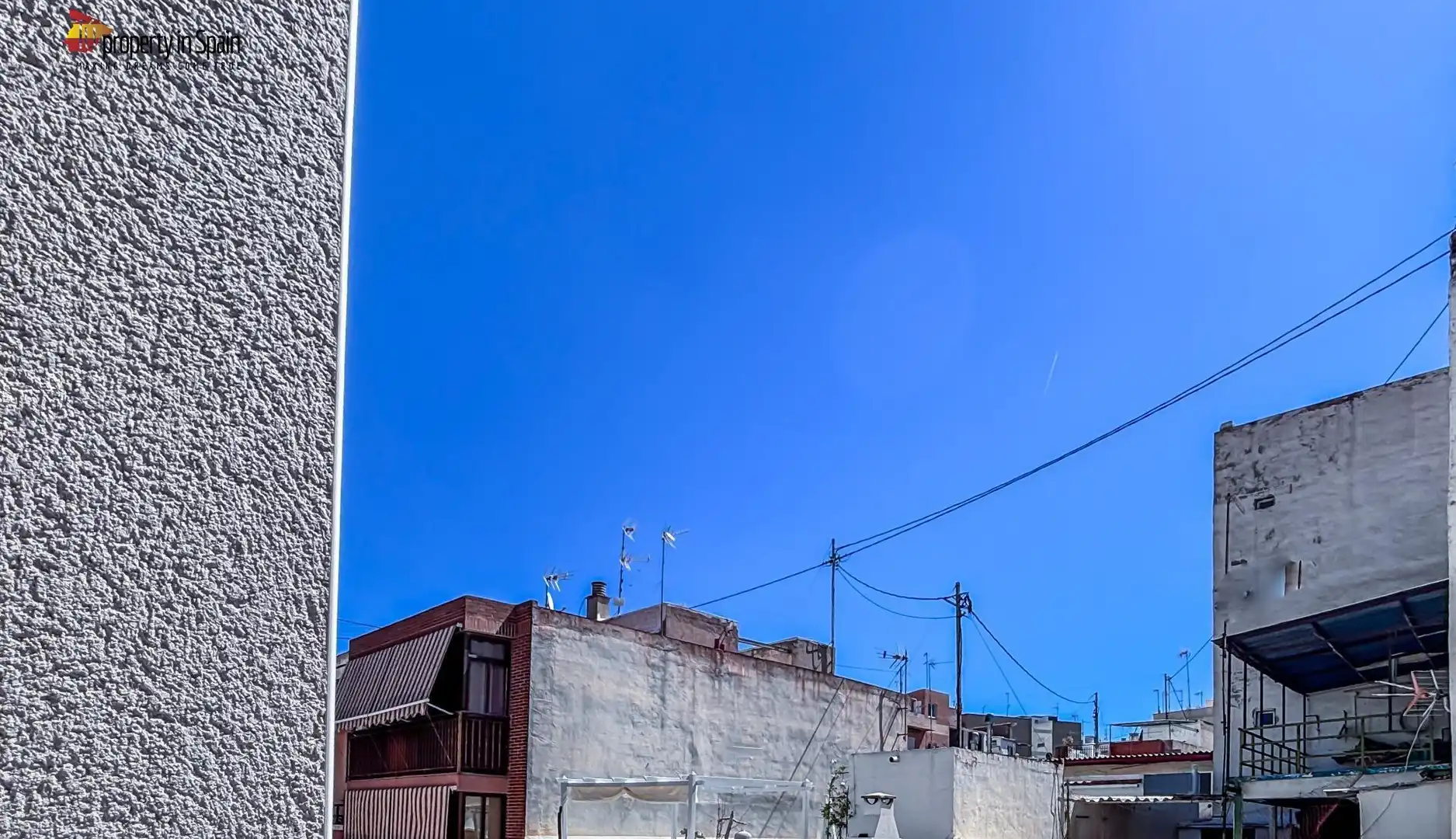 Vista exterior de Pis per a compartir en Alicante / Alacant amb Balcó