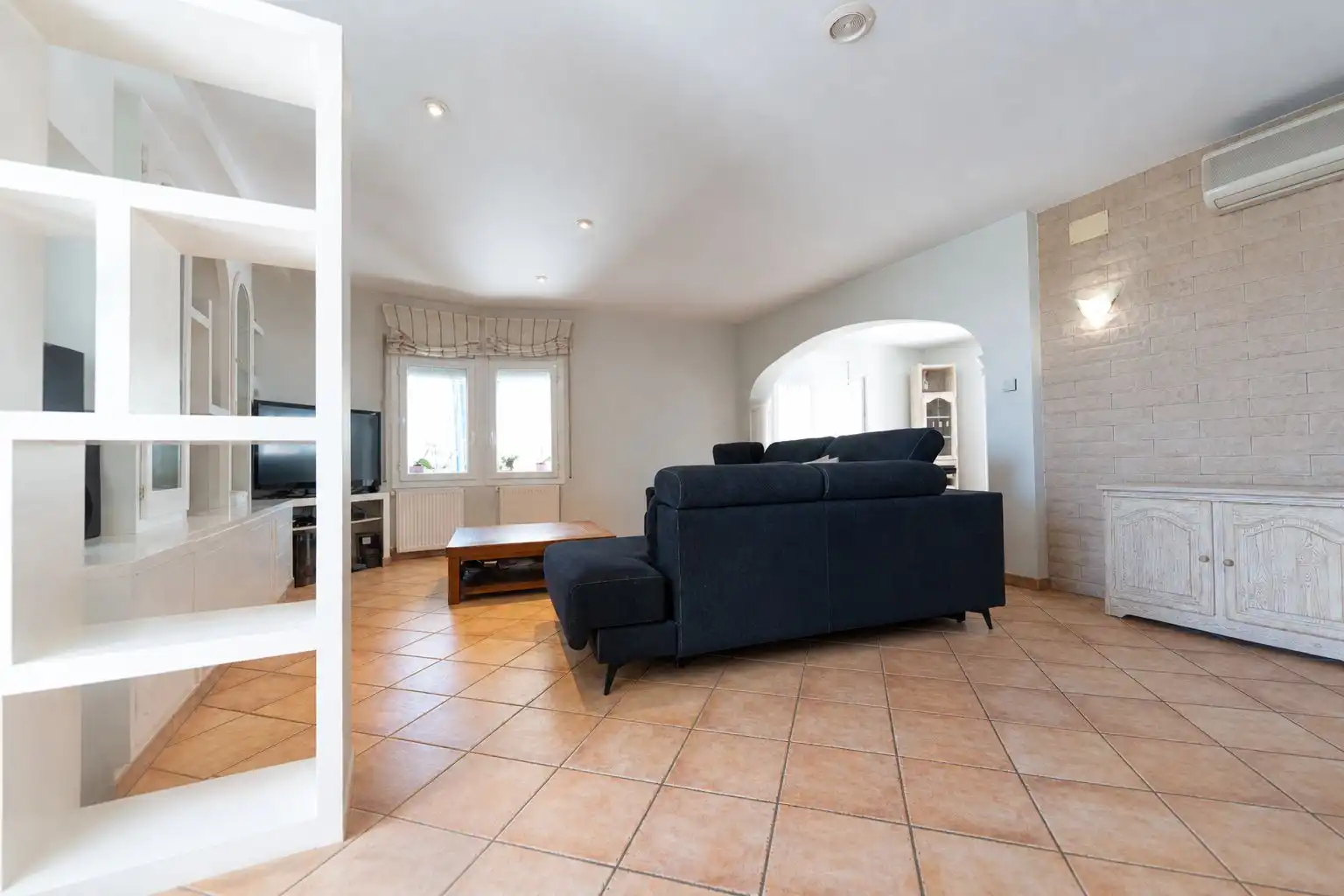 Sala de estar de Casa o chalet en venta en Empuriabrava con Terraza y Piscina