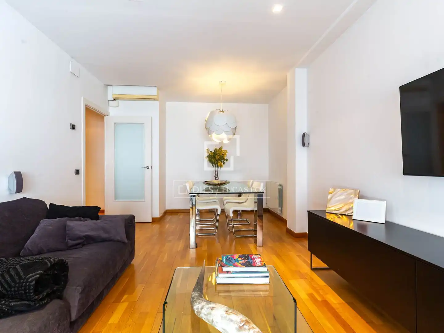 Living room of Flat for sale in Sant Just Desvern  with Air Conditioner, Heating and Parquet flooring