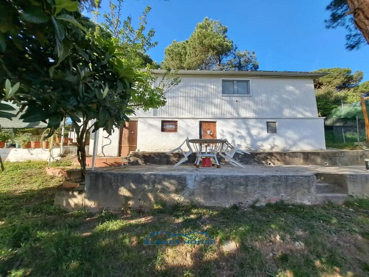 Vista exterior de Casa o xalet en venda en Tordera amb Jardí privat, Terrassa i Moblat