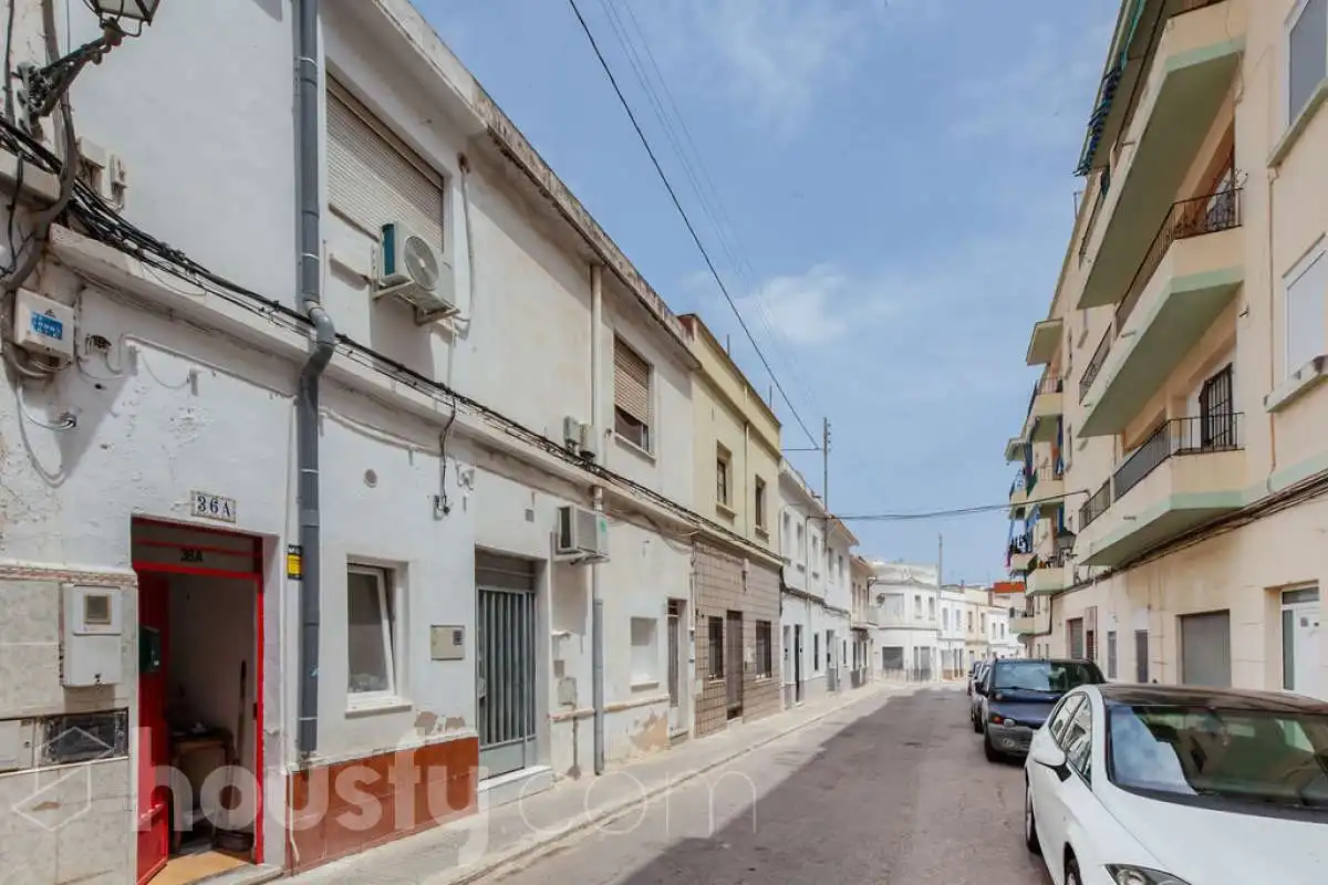 Exterior view of Detached homes for sale in Oliva  with Air Conditioner and Terrace