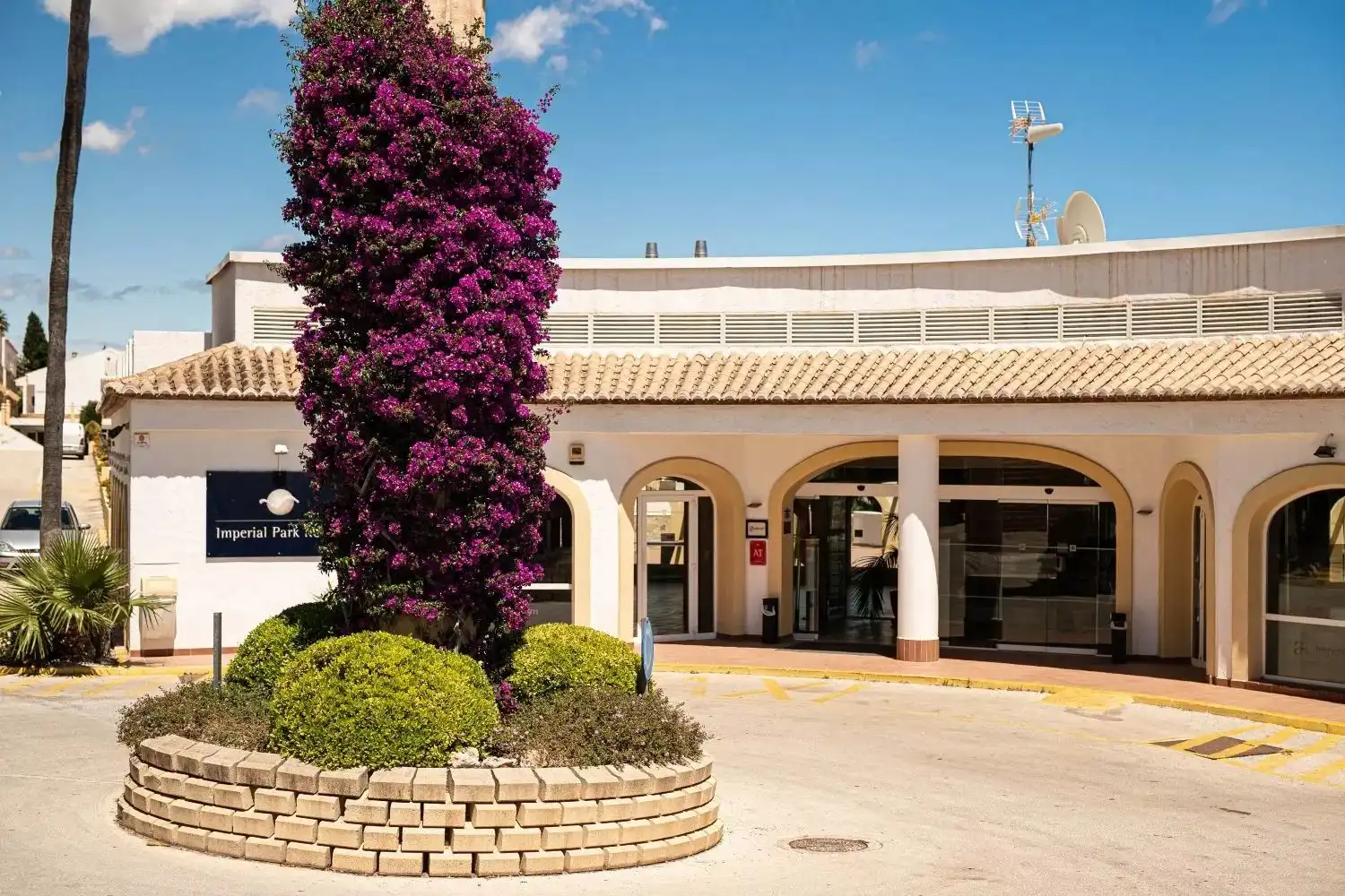 Vista exterior de Casa o xalet en venda en Calpe / Calp amb Aire condicionat, Jardí privat i Terrassa