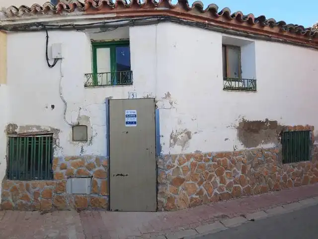 Vista exterior de Casa adosada en venta en Alcalá de Ebro