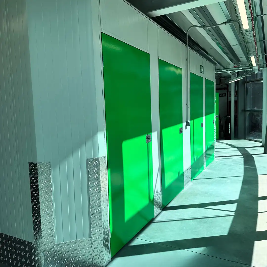 Vista exterior de Traster de lloguer en Madrid amb Alarma