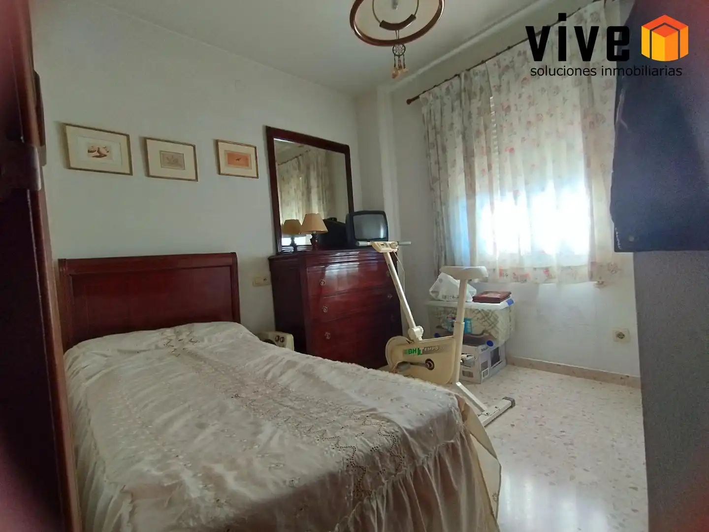 Habitación de Piso en venta en Mairena del Aljarafe con Aire acondicionado y Balcón