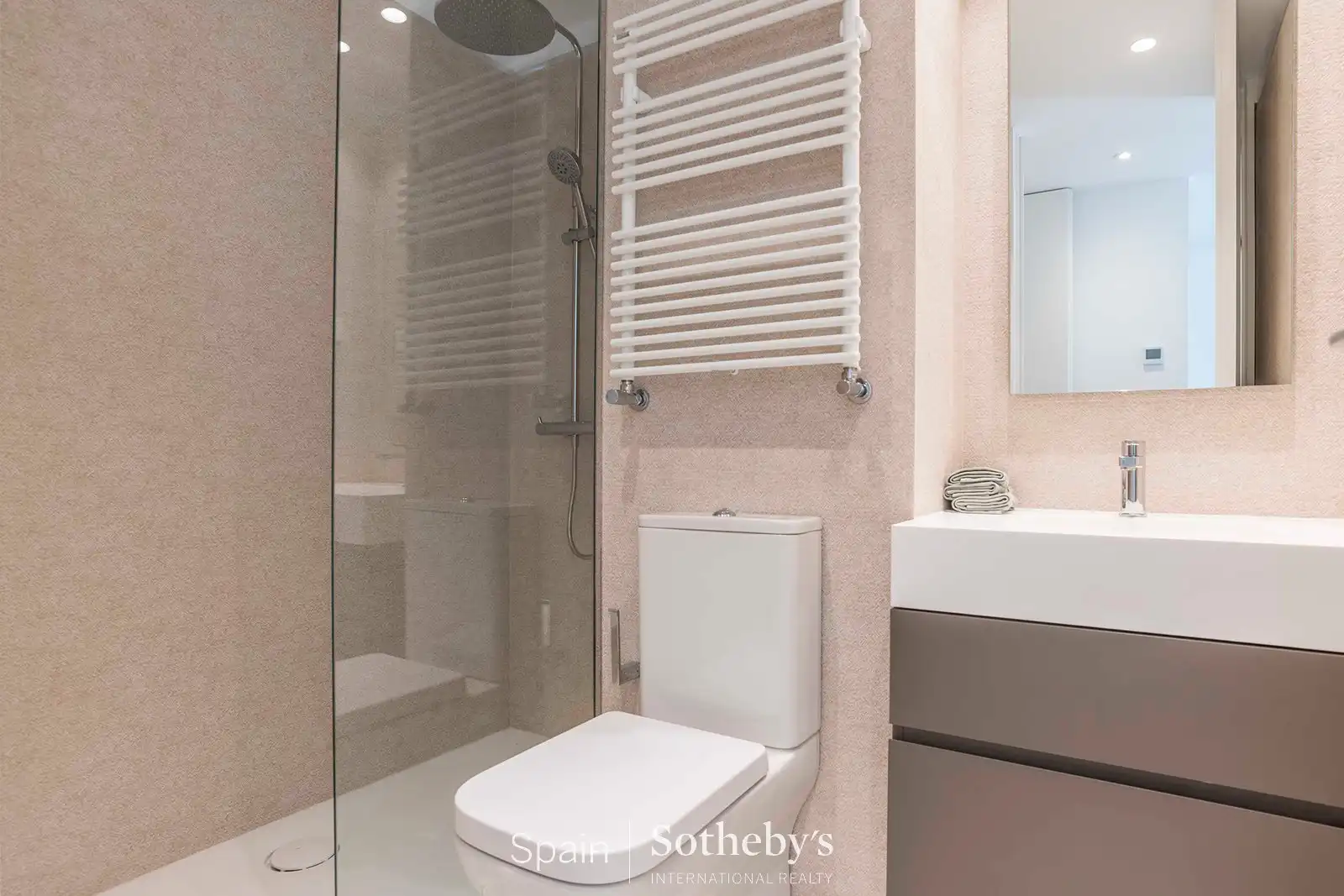 Baño de Apartamento en venta en Madrid con Aire acondicionado, Calefacción y Terraza