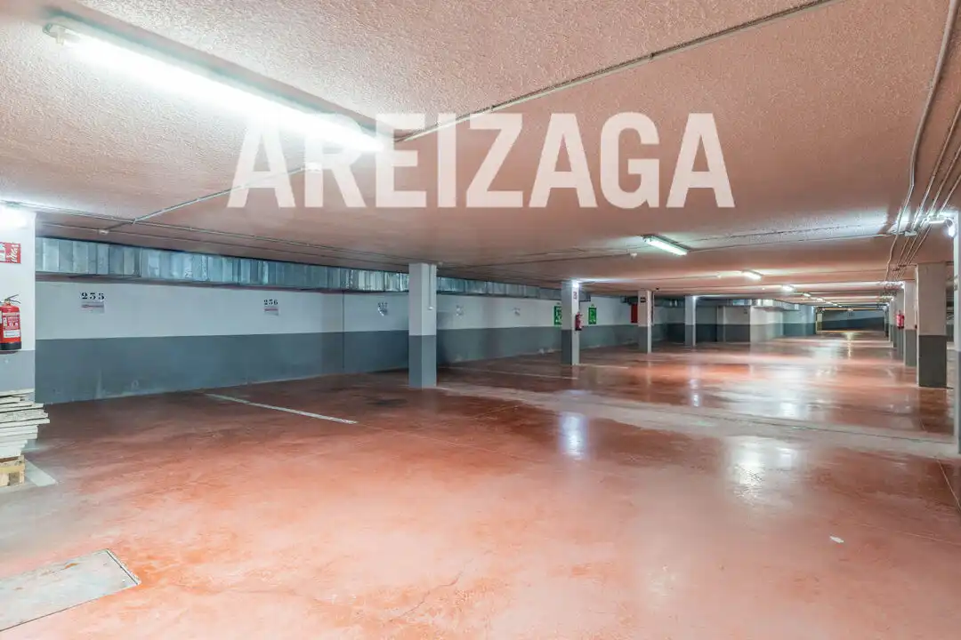 Parking de Oficina de alquiler en Donostia - San Sebastián  con Aire acondicionado y Calefacción
