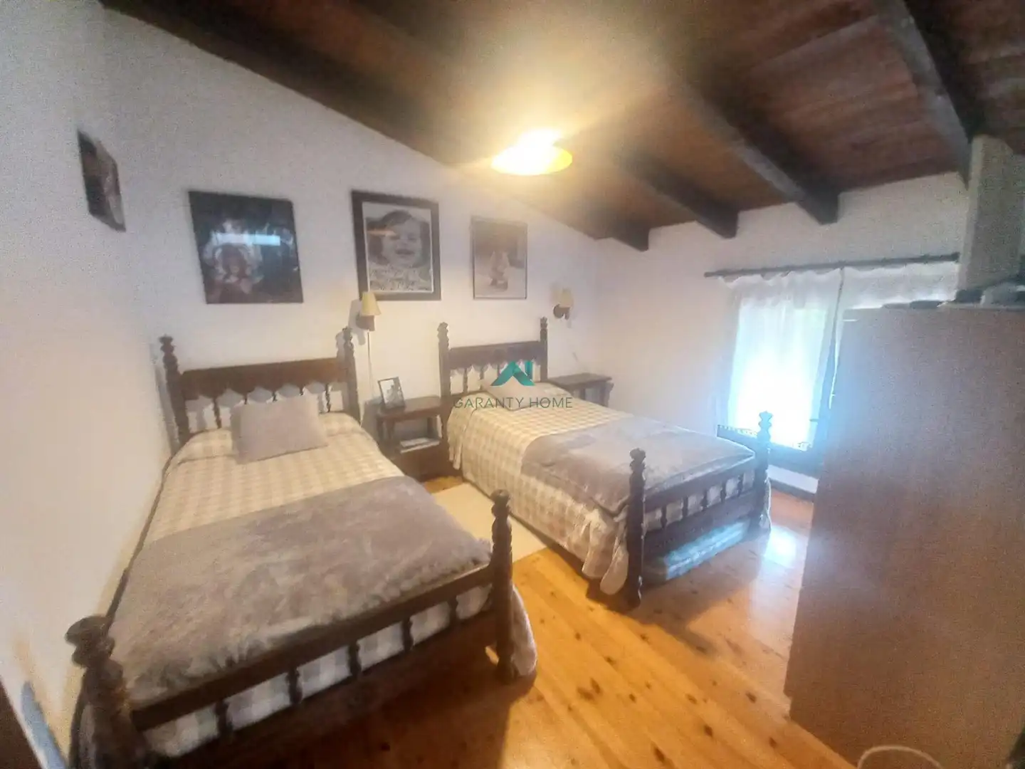 Habitación de Casa adosada en venta en Voto con Calefacción, Jardín privado y Terraza