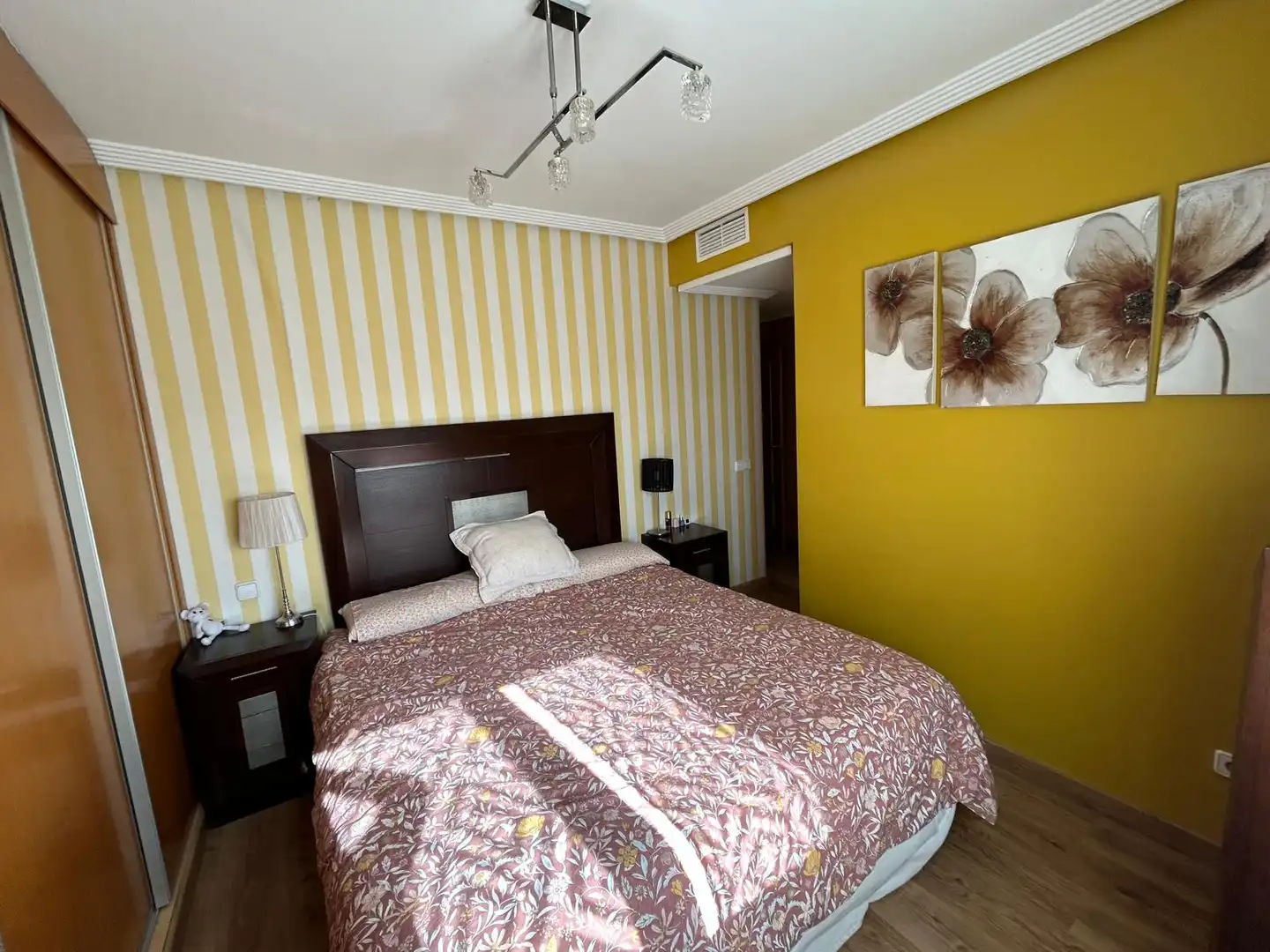 Habitación de Casa adosada en venta en Poblete con Aire acondicionado, Calefacción y Jardín privado