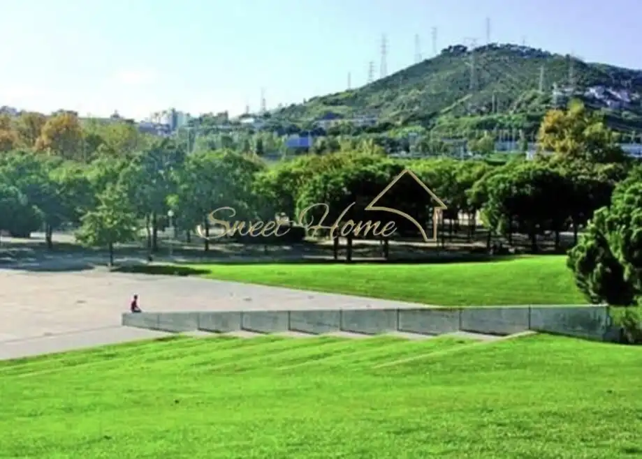 Vista exterior de Residencial en venda en Santa Coloma de Gramenet