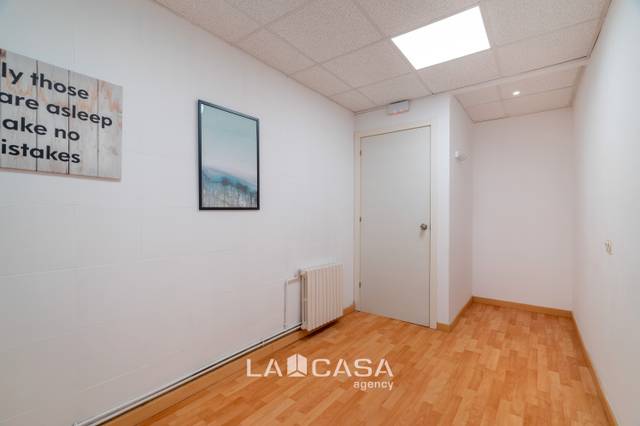 Local comercial en Venta en Les Tres Torres