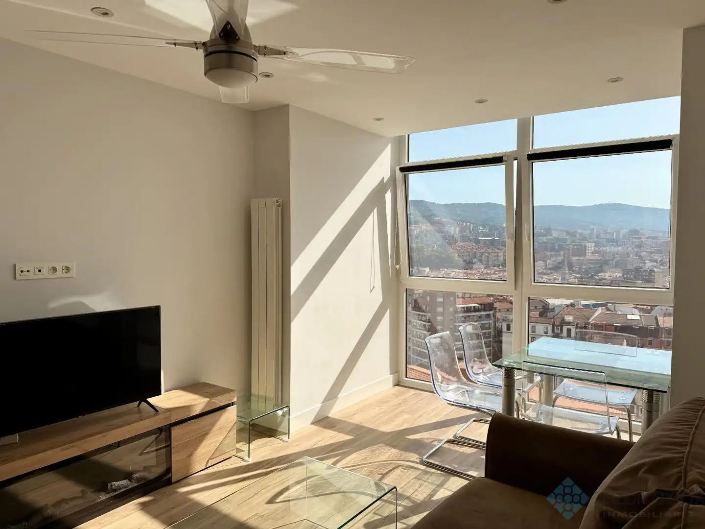 Living room of Flat for rent in Bilbao   with Heating and Furnished
