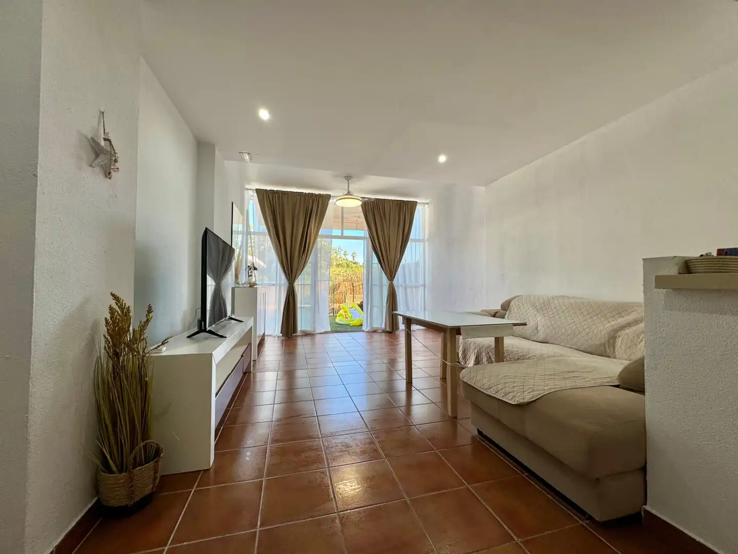 Flat for rent in Calle Juan de Acurio, Martín Miguel