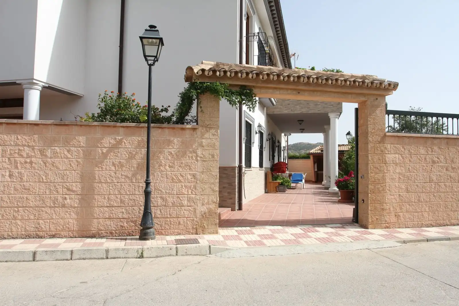 Chalet con terraza en venta en Calle Pablo Iglesias 2, imagen 3