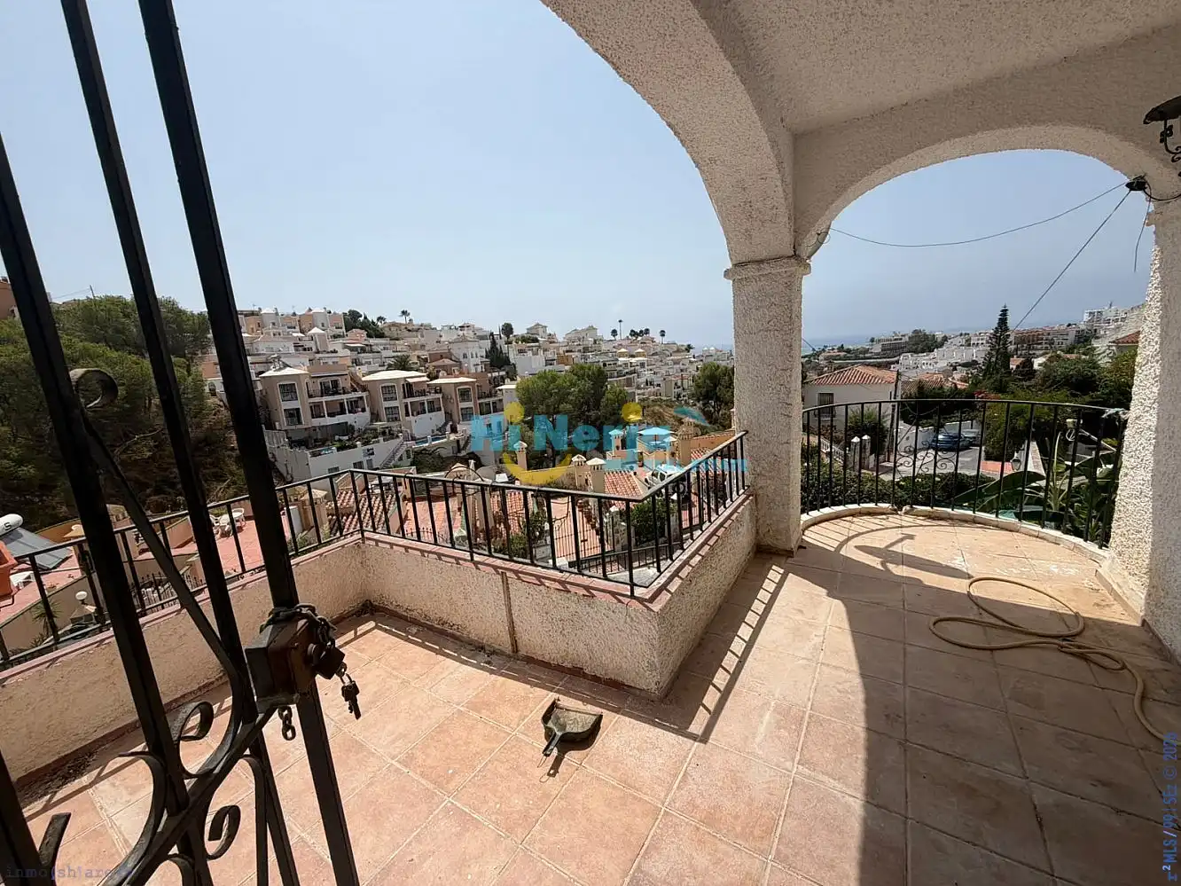 Vista exterior de Apartamento en venta en Nerja con Terraza