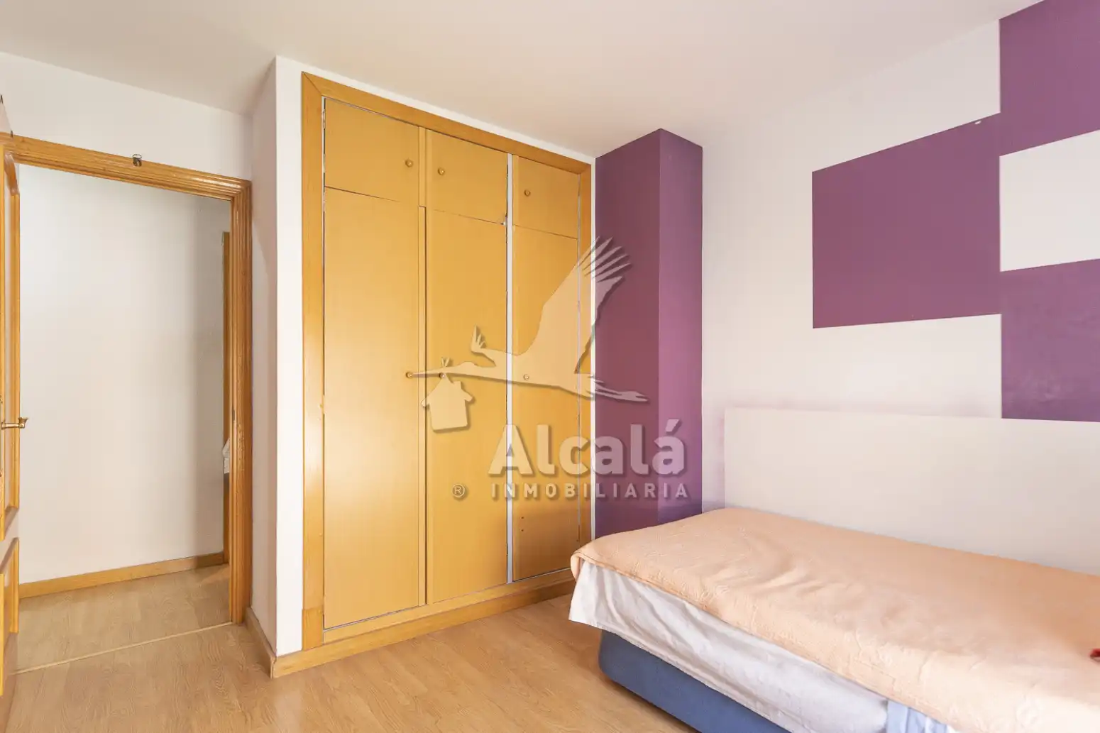 Habitación de Piso en venta en Madrid con Calefacción y Terraza