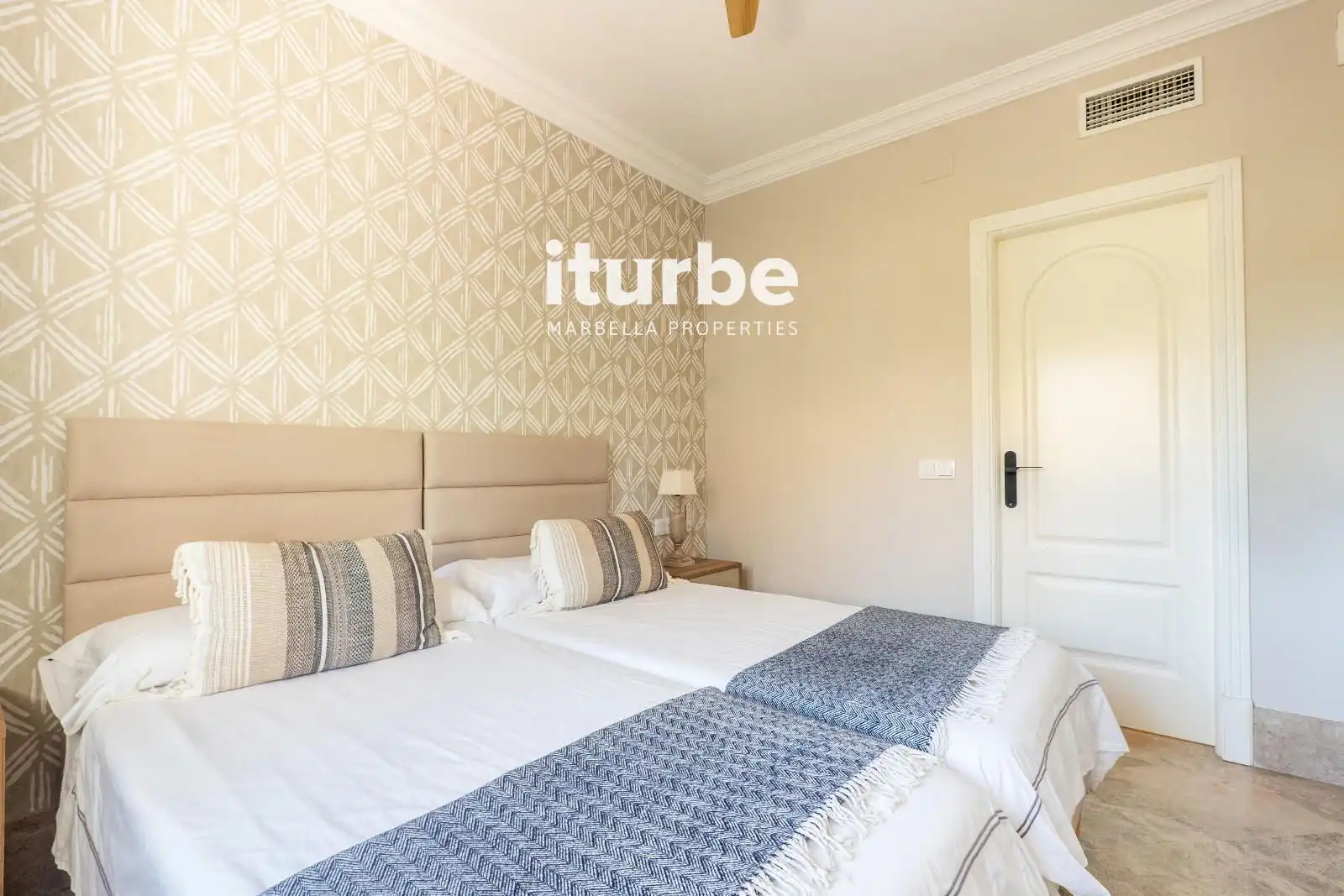 Bedroom of Houses for rent in Marbella  with Air Conditioner, Heating and Private garden