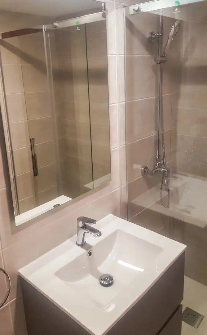 Badezimmer von Wohnung zur Miete in Zaragoza mit Klimaanlage, Heizung und Privatgarten