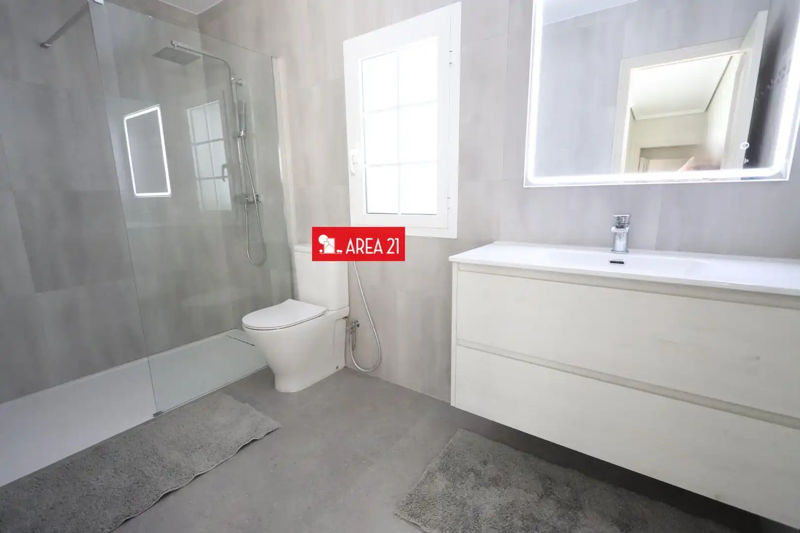Bathroom of Houses for sale in La Pobla de Vallbona  with Heating, Terrace and Storage room