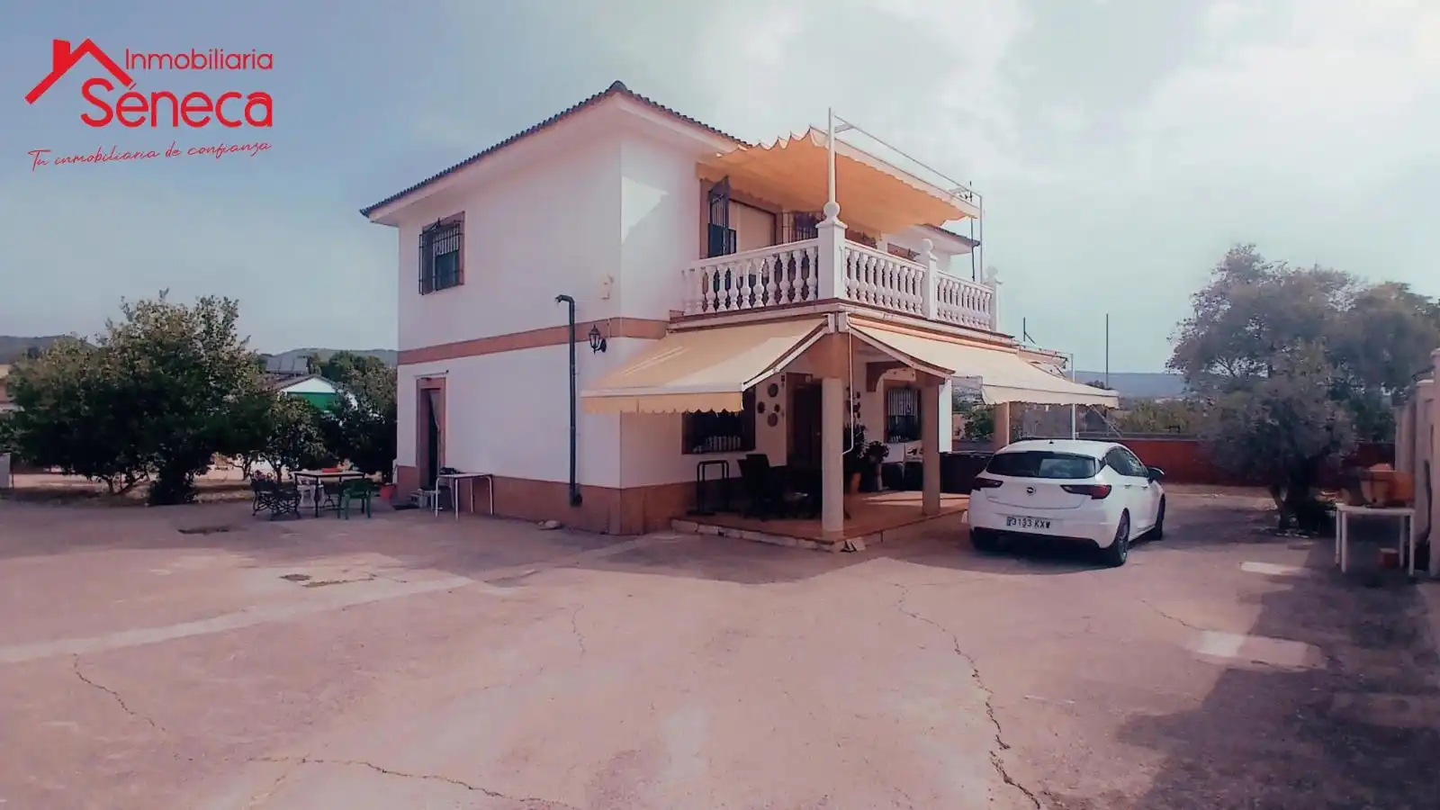 Vista exterior de Casa o xalet en venda en Córdoba amb Terrassa
