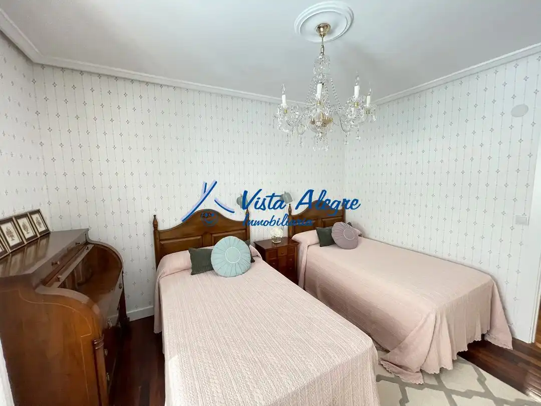 Schlafzimmer von Wohnung zum Verkauf in Haro mit Klimaanlage, Heizung und Parkett