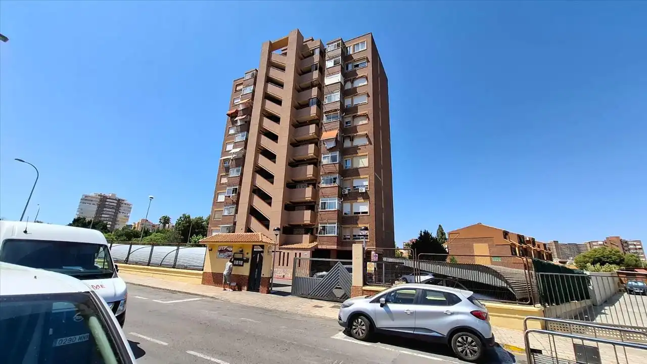 Vista exterior de Pis en venda en Alicante / Alacant