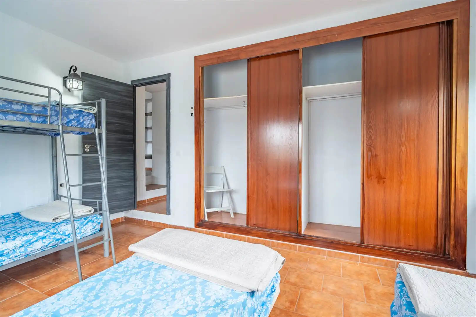 Dormitori de Casa o xalet en venda en Cártama