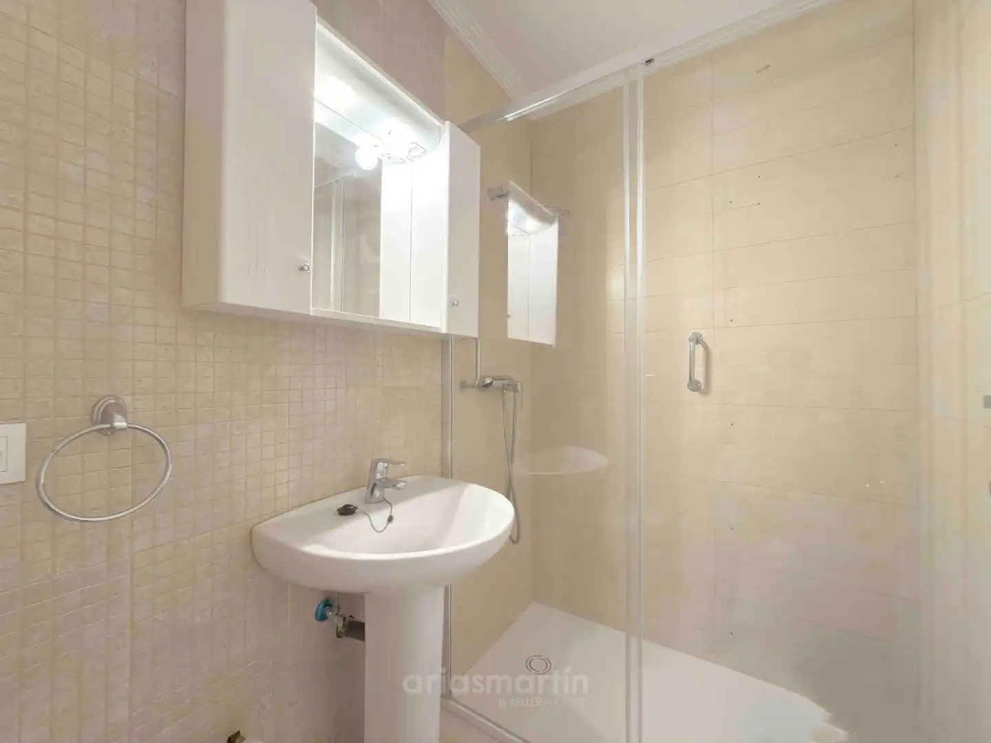 Baño de Piso de alquiler en Salamanca con Calefacción, Terraza y Amueblado