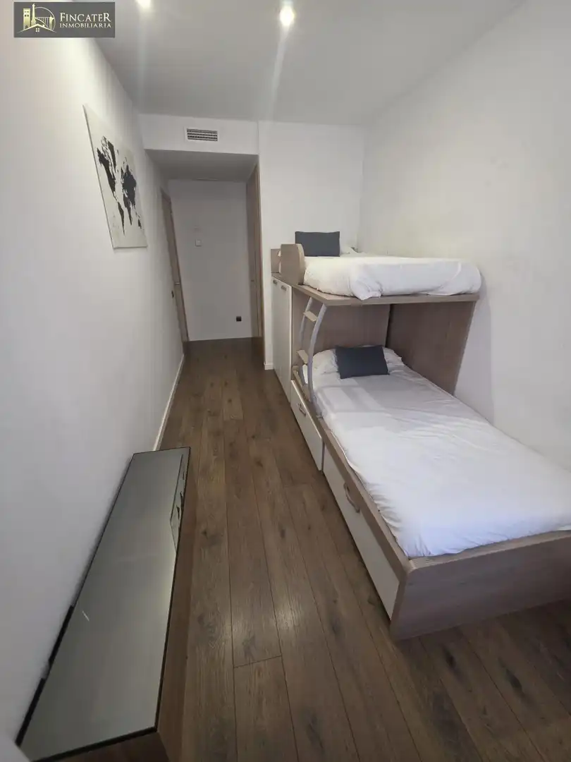 Dormitori de Pis en venda en Teruel amb Aire condicionat, Calefacció i Balcó