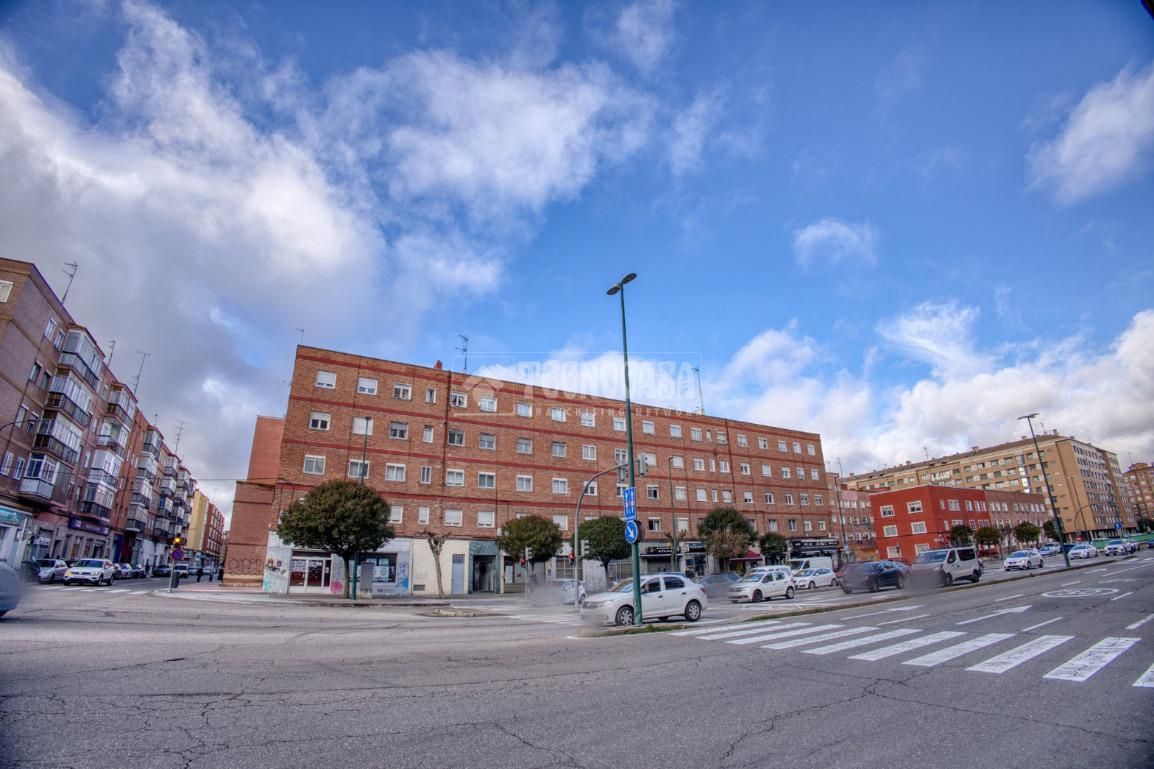 Vista exterior de Pis en venda en Valladolid Capital amb Calefacció