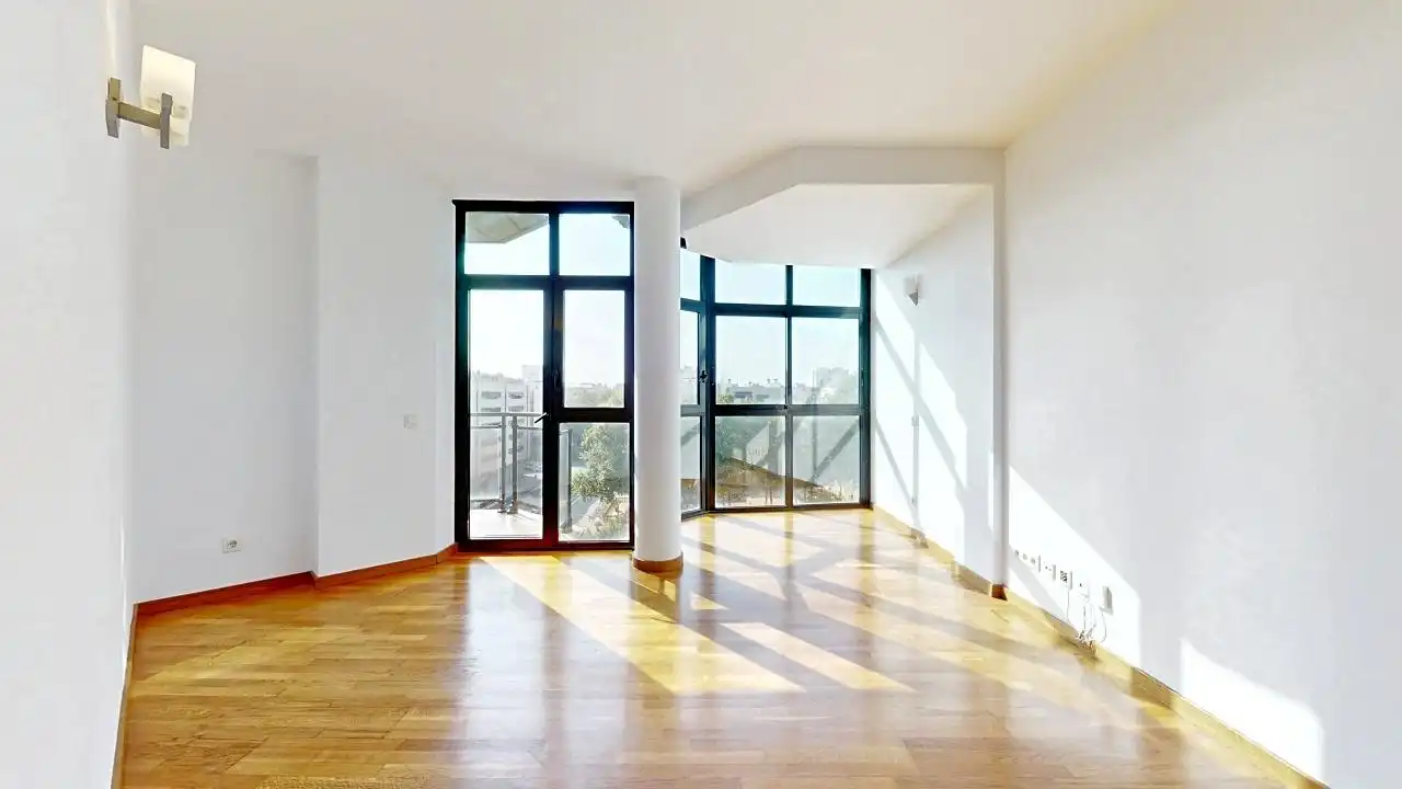 Sala d'estar de Pis en venda en Barcelona amb Aire condicionat, Calefacció i Parquet