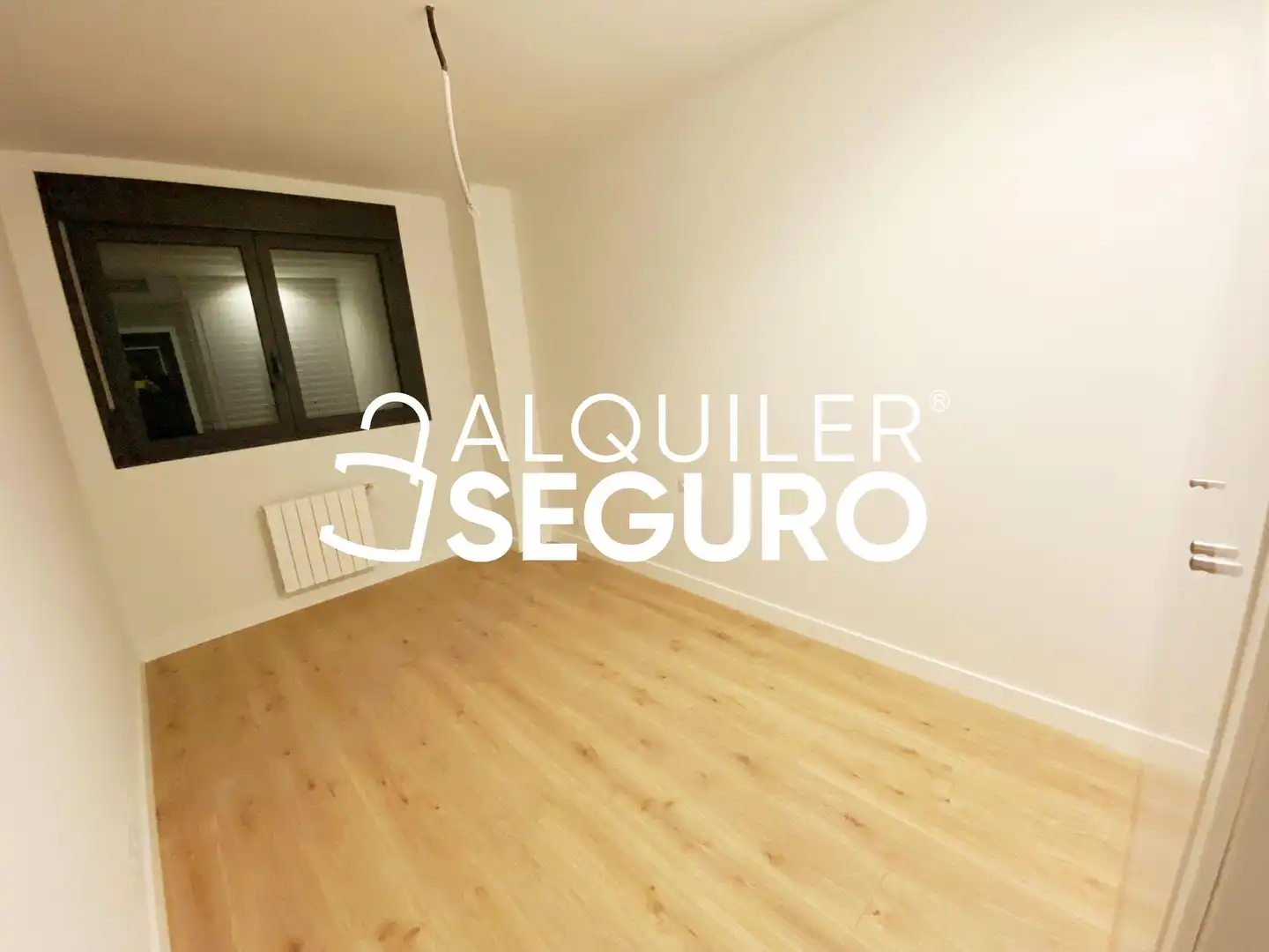Bedroom of Flat for rent in Madrid  with Air Conditioner, Heating and Terrace