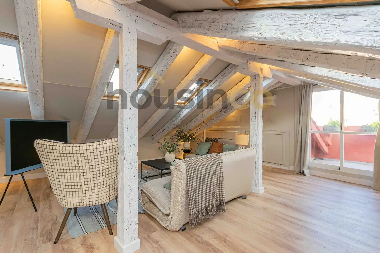 Bedroom of Attic for rent in Madrid  with Air Conditioner, Heating and Parquet flooring