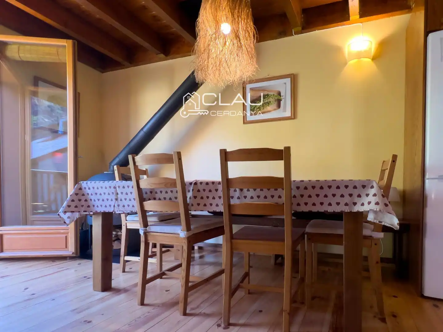 Esszimmer von Einfamilien-Reihenhaus zur Miete in Latour - de - Carol mit Heizung, Privatgarten und Terrasse